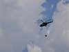 Военен хеликоптер се включи в гасенето на пожара над Стрелча