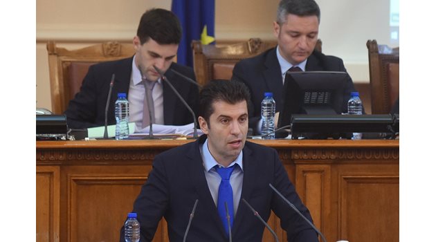 Кирил Петков говори в Народното събрание. СНИМКА: АРХИВ