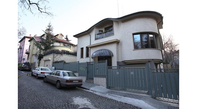 Една то къщите на Христо Бисеров в центъра на София.