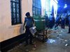 Терористи взеха заложници в ресторант в Бангладеш, шестима души са убити