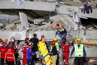 Images of collapsed buildings in Izmir PHOTOS: Reuters