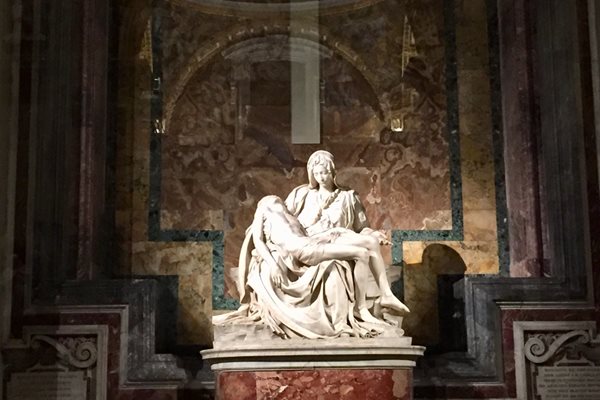 Статуята "Пиета" на Микеланджело