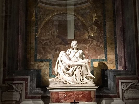 Статуята "Пиета" на Микеланджело