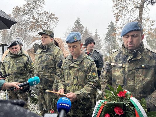 Днес в Русе почетоха паметта на загиналия преди 21 г. в Кербала Антон Петров. Снимка: община Русе