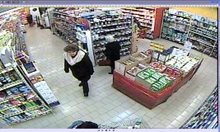 Виждали ли сте тези две жени, издирват ги за кражба в магазин в Пловдив (Снимки)