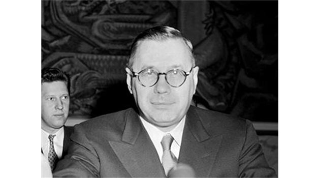 НАЧАЛО: Акция на името на съветския дипломат Соболев (на снимката) слага начало на партизанския период на Кръстю Джерманов.