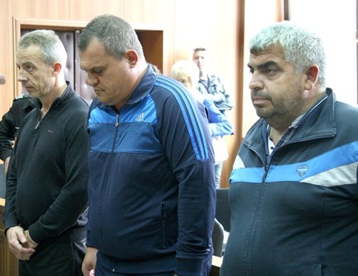 Инспекторите от ДАИ Димитър Янакиев, Станко Милушев и Паун Тенев са предадени на съд