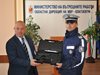 Полицай от Петрич, спасил хора от горящ блок, с награда от МВР