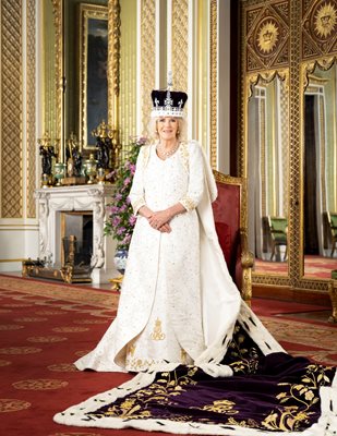 Първи официален портрет на кралица Камила Снимка: Ройтерс