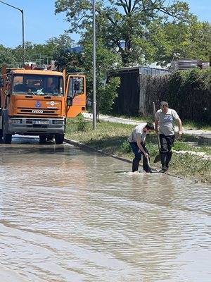 Бул. "Христо Смирненски" във Варна е наводнен