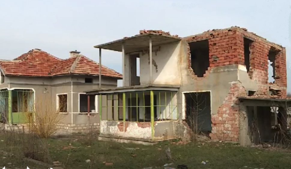 Полуразграбената къща на Бельова в Борован