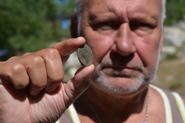 Сред находките е рядка монета от времето на император Диоклециан