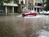 Проливен дъжд  превърна в реки улиците на Кърджали (Снимка)