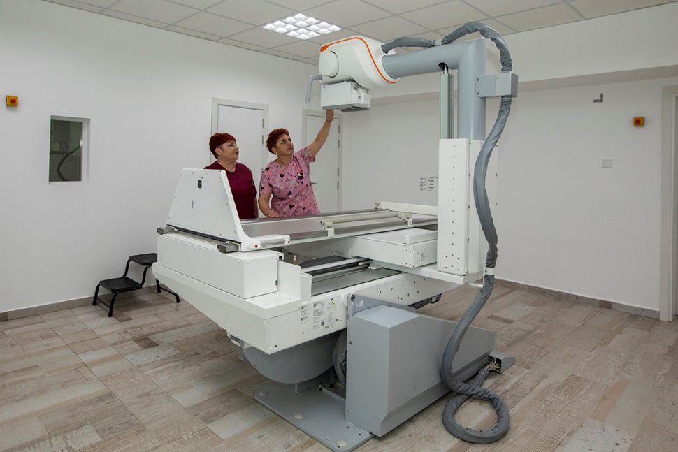 Нов високотехнологичен рентгенов апарат бе дарен и заработи в МБАЛ “Проф. д-р Александър Герчев” - Етрополе.

СНИМКА: РУМЕН БАЙКОВ