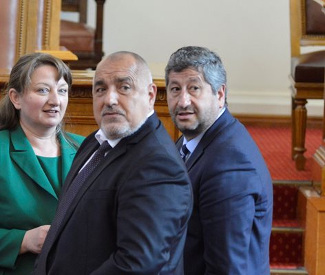 Le coprésident du DB, Hristo Ivanov, et le leader du PEL, Boyko Borissov, n'ont pas encore précisé exactement comment se déroulerait la rotation des premiers ministres.  Photo : Yordan Simonov