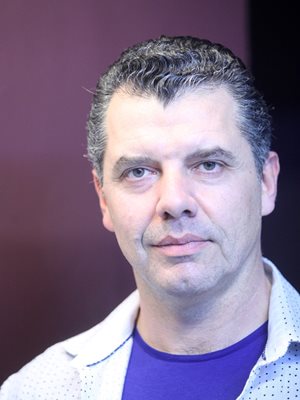 Чавдар Кенаров е основател и шеф на "Ноубъл графикс"