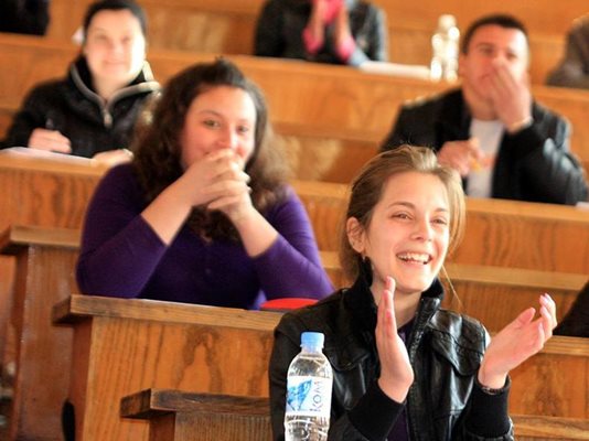 Третият предварителен кандидатстудентски изпит по математика в ТУ в София е днес