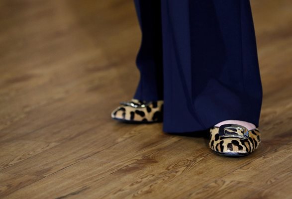 Леопардовата окраска е сред любимите принтове за обувки на Мей.