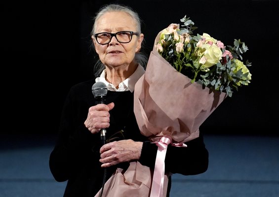 Вдъхновяващата актриса Цветана Манева: Връщам се на сцената! Щастлива съм!