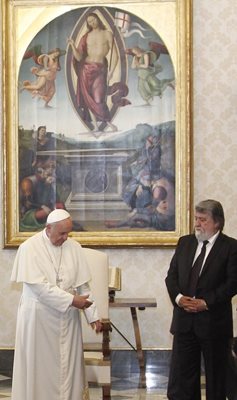 Вежди Рашидов на аудиенция при папа Франциск през май 2015 г.