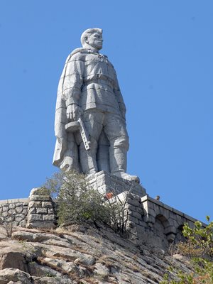 Паметникът Альоша в Пловдив