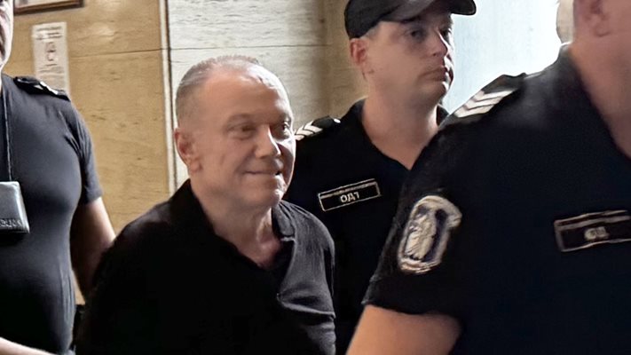Марин Димитров бе доведен от съдебната охрана