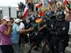Арести в Берлин на бунтуващи се срещу маските (Обзор)