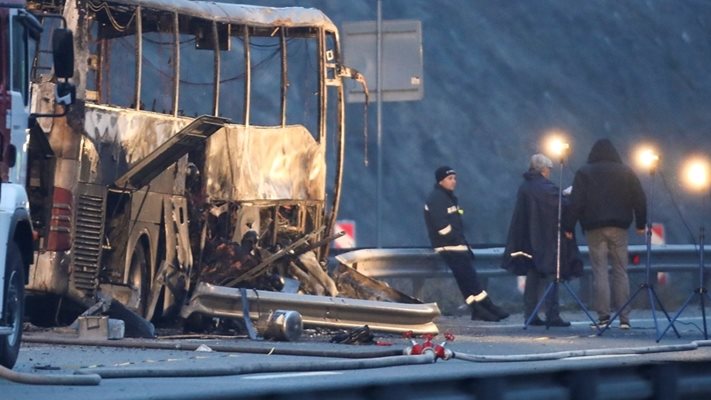 Близо 4 г. затвор за шефа на фирмата, чийто автобус изгоря преди три години на АМ „Струма"