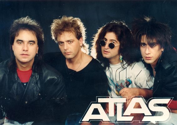 “Атлас” от 1990 г.: Теодоро Боджиев, Петър Писарски, Добрин Векилов, Петър Попов (от ляво на дясно).