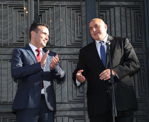 Зоран Заев и Бойко Борисов Снимки: Правителствена пресслужба