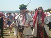 Пред 5000 сватбари: Софиянец и бургазлийка се ожениха на поляна в Арбанаси (Снимки)
