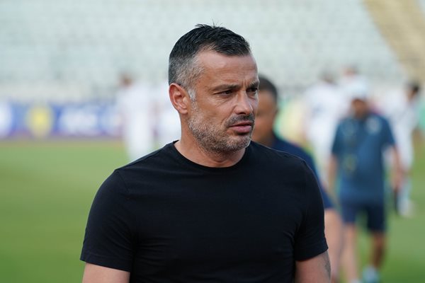 Треньорът на "Дунав" Людмил Киров се закани, че тренировките приключват