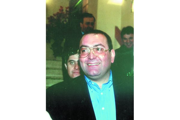 Филип Найденов-Фатик е живял на семейни начала с Невена до убийството му през август 2003 г.