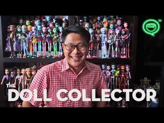 Мъж от Сингапур притежава колекция от над 10 000 кукли Барби (Видео)