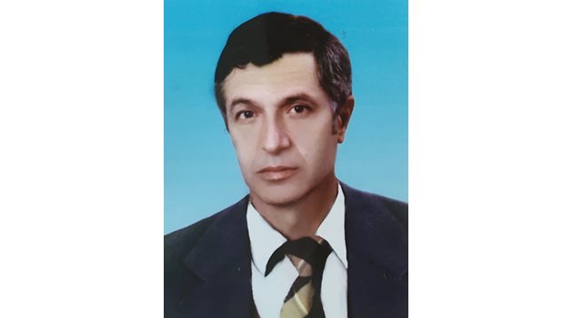 Авторът на идеята за федерация проф. Димитър Галев умира скоропостижно от рак.