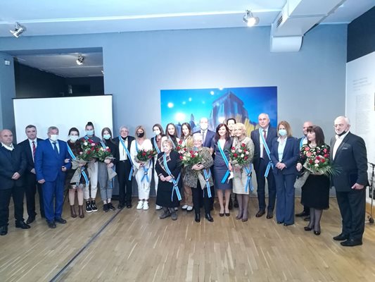 Кметът на София Йорданка Фандъкова награди почетните граждани на столицата за 2021 г. СНИМКИ: ВЕЛИСЛАВ НИКОЛОВ