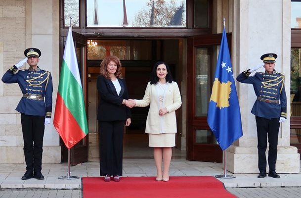 Илияна Йотова разговаря в Прищина с президентa на Република Косово