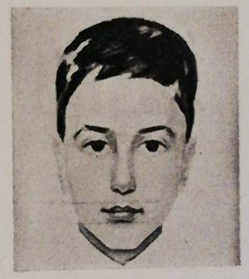 Павел - баща на собственика. Портрет, направен от Майстора. Чернобели снимки от каталог, предоставен от Павел Антонов