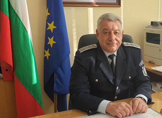 Комисар Димитър Мичев е началник на Пътна полиция.
