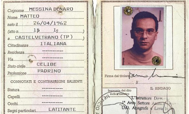 Матео Денаро ползва личната карта на сина на починал мафиот, върху която лепи собствената си снимка.