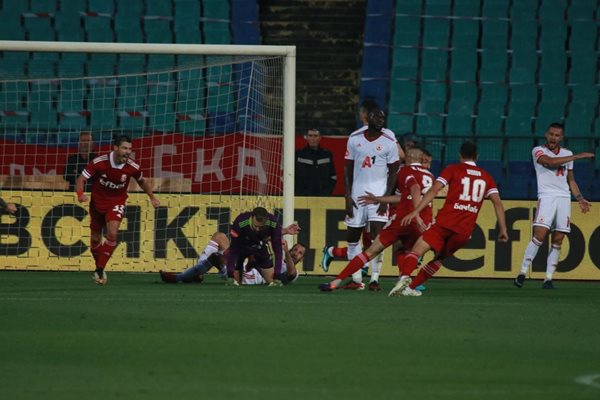 Камбуров открива резултата в първия в история мач на ЦСКА срещу ЦСКА.