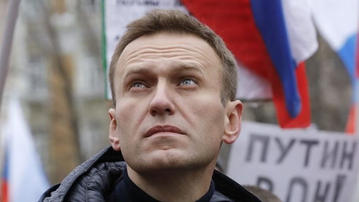 Критикът на Кремъл Навални преместен на неизвестно място