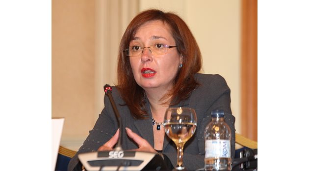 Зам. социалният министър Зорница Русинова