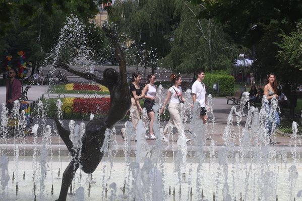 И днес ще грее слънце, следобяд ще превали и прегърми в планините