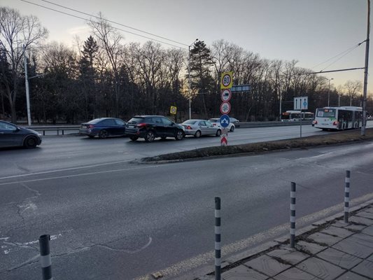 Инцидентът е станал край БТА, в посока Орлов мост СНИМКА: Фейсбук/Катастрофи в София