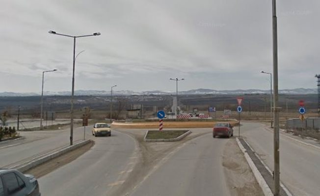 Кръговото кръстовище на изхода от Хасково в посока Кърджали Снимка: Google street view
