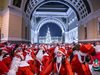 1200 Дядо Коледа на маратон в Санкт Петербург