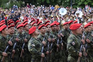 Военните служат поне 10 г. или връщат пари на държавата