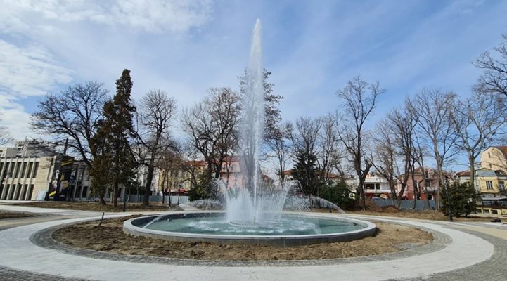 20 метра е височината на водната струя на централния фонтан в Дондуковата градина.