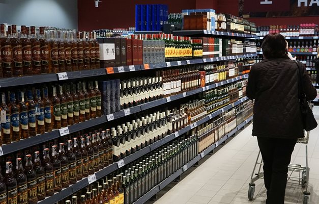 Спад в износа от България се наблюдава единствено при алкохолните и безалкохолните напитки и тютюна.